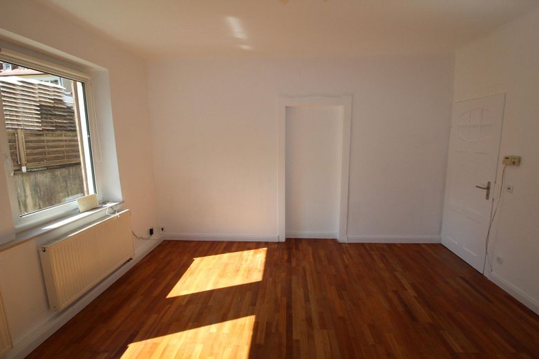 Frisch renovierte E.G Wohnung mit Balkon und Garten zur Mitnutzung – Foto 9