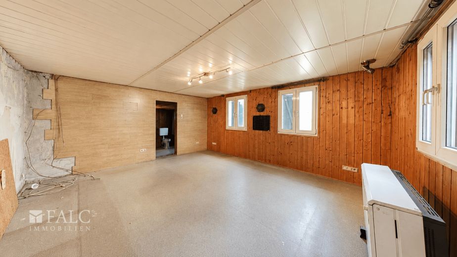 Fachwerkhaus mit Charme - Doppelhaushälfte zur individuellen Gestaltung – Wohnzimmer