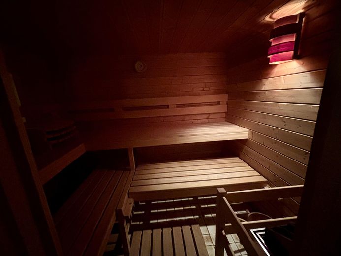 Moderne Doppelhaushälfte in Hemmingen – Sauna KG