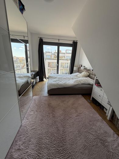 Luxury Penthouse Maisonette with Private Rooftop Terrace & Spectacular 360° Berlin Skyline Views – Bedroom (5th floor)