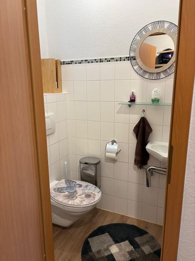 Wunderschöne Doppelhaushälfte in Etting – Gäste-WC