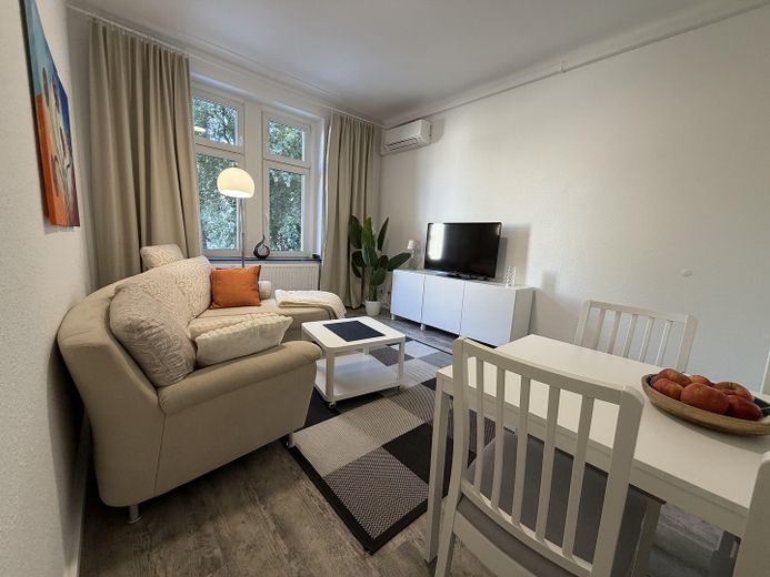 con aire acondicionado, completamente amueblado, recién renovado, listo para entrar a vivir, 2 hab., baño con cocina y balcón – Foto 10
