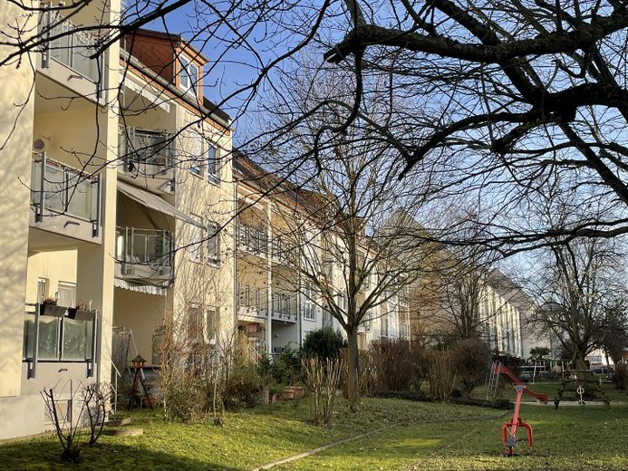 Gartenanlage und Spielplatz