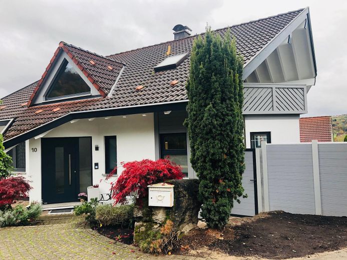 NO-Ansicht von Zufahrt