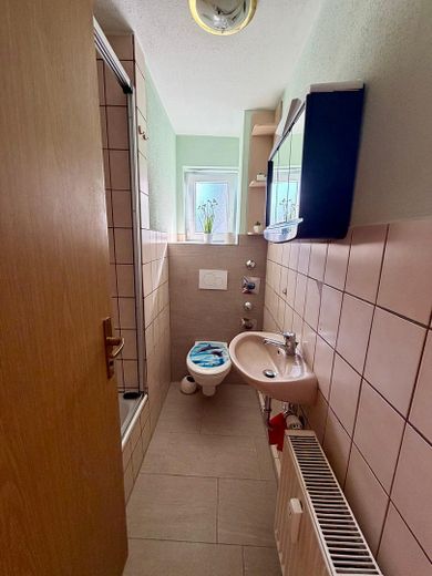 2-Zimmer Wohnung in begehrter Wohnlage – Bad mit WC
