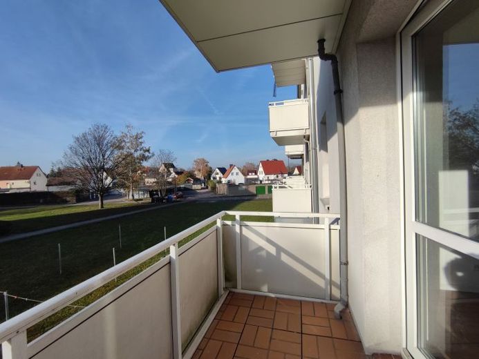 *Familienwohnung mit Balkon im 1.OG* – Foto 1
