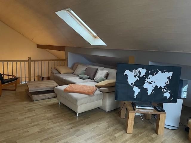 Stilvolles Einfamilienhaus mit Galerie, Kamin & traumhaftem Garten – Foto 10