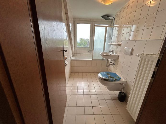 3,5-Zimmer-Wohnung zu vermieten – Badezimmer