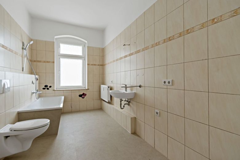 Sanierte 2-Raumwohnung in der Freiimfelder Straße! – Badezimmer