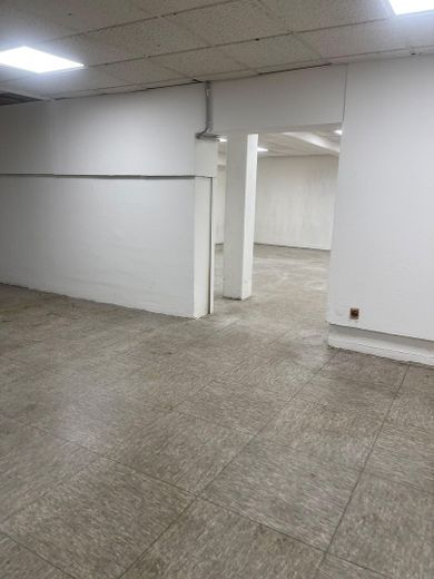 Gewerbe-/Lagerhalle in optimaler Verkehrslage (KG) – LagerraUM