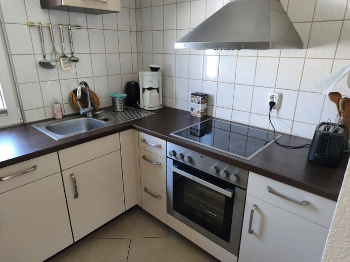 Traumlage Ketzin: Ihr Freizeit-Wassergrundstück mit Bungalow und Steg – Küche voll ausgestattet
