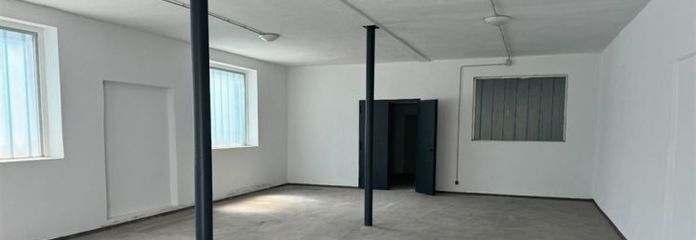 Grub ** kleine Halle ca. 125 qm ** ab Herbst