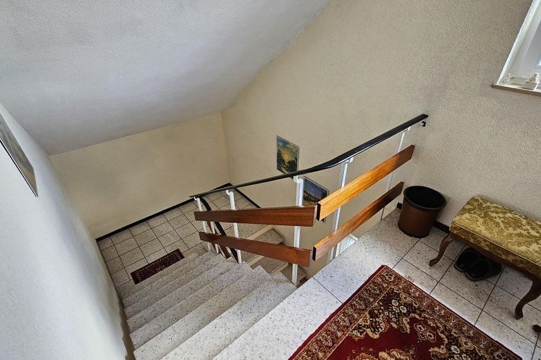 Provisionsfreies Einfamilienhaus mit Einliegerwohnung und Garage – Foto 33