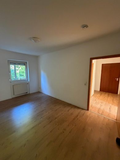 Stuttgart Süd Bestlage - 2-Zimmer-Wohnung mit großem Balkon ins Grüne in Stuttgart-Süd – Zimmer 2