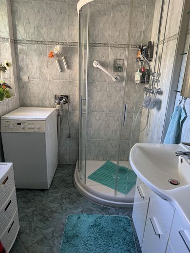 Dusche Erdgeschoß