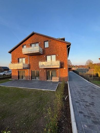 Für Kapitalanleger, direkt an der Elbe, Neubau, Mietrendite 3,8%, Abschreibung 5% – Außenansicht