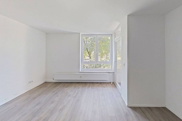 Modern 3-room apartment with BALCONY and plenty of space