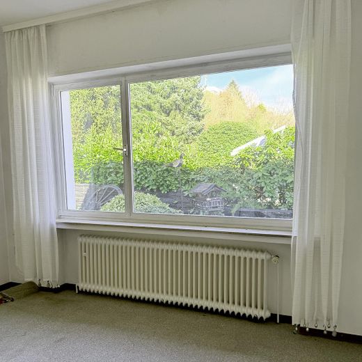 ZWEIFAMILIENHAUS | ZWEI WOHNUNGEN | ZWEI GÄRTEN | HAUS MIT PANORAMA-BLICK – Kinderzimmer Oben