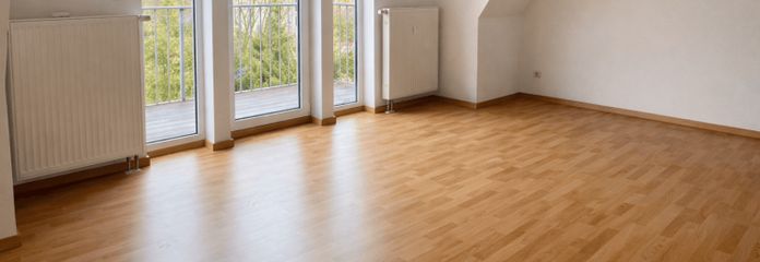 Attractive 3-room attic apartment with 2 balconies & elevator