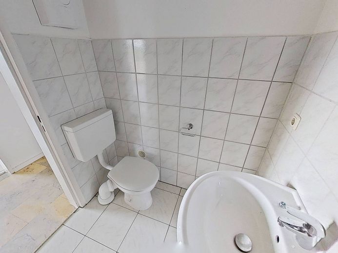 Bien distribuido apartamento de 3 habitaciones con BALCÓN y cocina equipada – Ansicht II: Bad