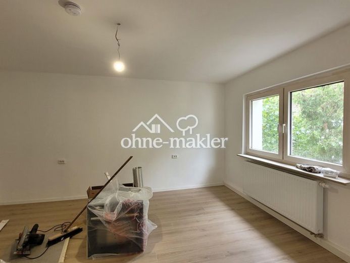 Newly renovated 2-room apartment with fitted kitchen in central Ansbach – Foto 1