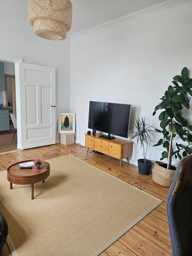 Sueño de edificio antiguo en Mittenwalde: 2 hab., 56 m², suelos de madera, cocina equipada y uso compartido del jardín – Foto 5