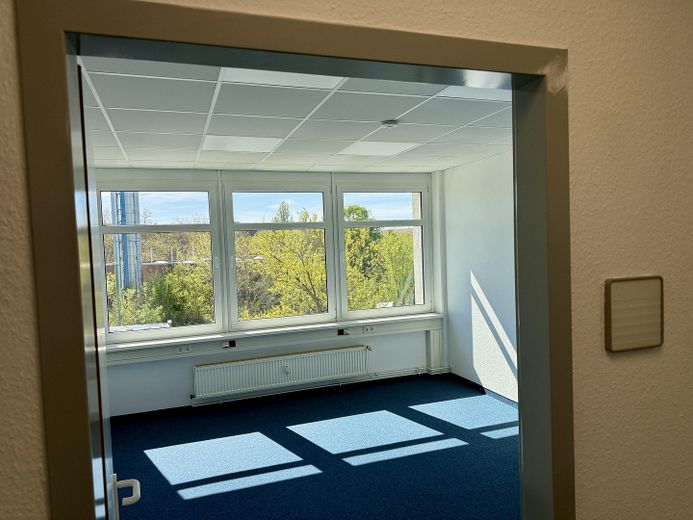 Moderne Büroeinheit mit 3 hellen Räumen unweit Spandauer Arcaden – Büro 1