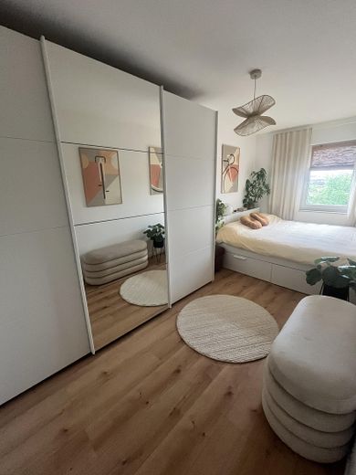 Lichtdurchflutete 2-Zimmer-Wohnung mit Ausblick in begehrter Lage von St. Johannis – Foto 5