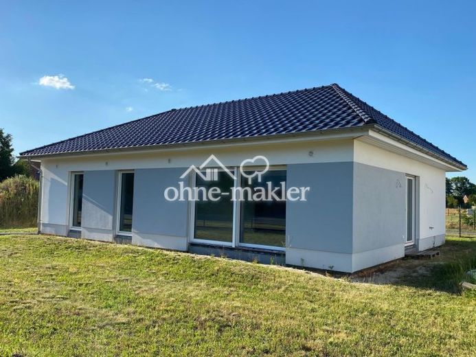 Sin comisión, primera ocupación, ¡encantador bungalow con parcela incluida en Sonnewalde-Münchhausen! – Foto 1