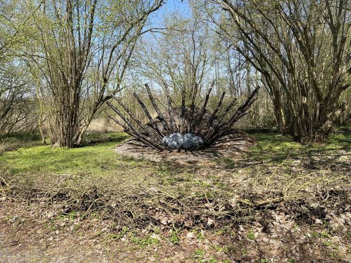 Grundstück in Oberkrämer: Ort der Ruhe und Erholung für Ihr Traumhaus! – Skulptur am Schloss