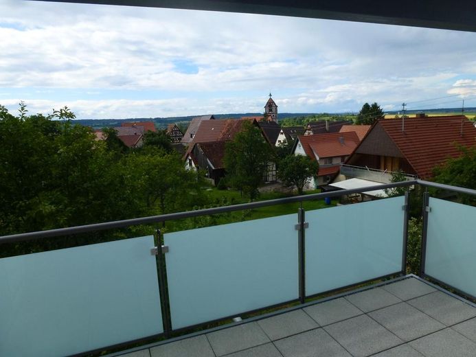 Balkon mit Ausblick ins Grüne
