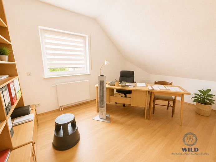 Ein Zuhause mit Zukunft - wertbewusst renoviert, nachhaltig gedacht, in Püttlingen gelegen. – Büro-OG