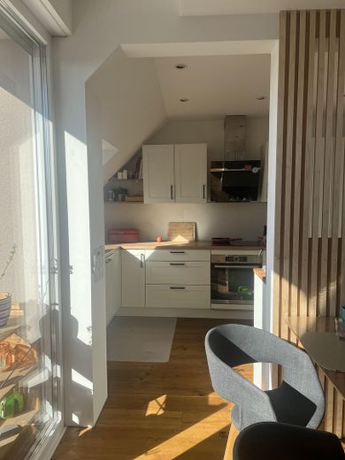 Dúplex en Rheinhessen: confort y salud – Blick in die Küche