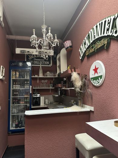 مطعم بيسترو رائع ومربح وصغير ولطيف في فايبلينغن متاح للإيجار من جديد. – الصورة 8