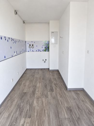 Luminoso piso dúplex de 3 habitaciones recién reformado con balcón en Mainz-Finthen – Küche