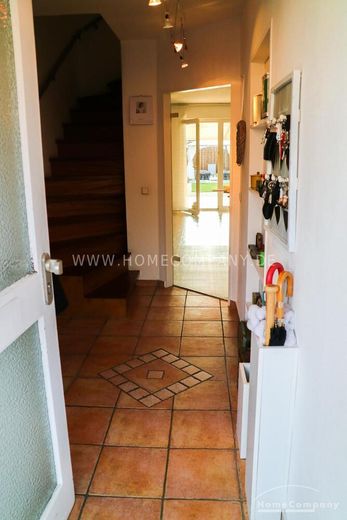 Möbliertes Traumhaus in Köln-Pesch! – 92c5910c454ea19de275455ac18e46bb3d4b43a1.jpg