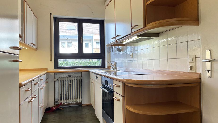 Großes, helles Reihenendhaus mit Garten in Stutensee-Blankenloch – direkt bezugsfertig – 10_EG Küche