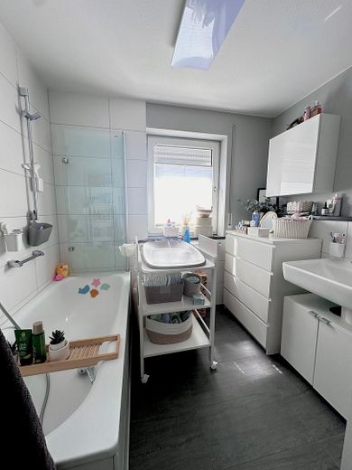 PROVISIONSFREIE moderne 2 Zimmer Erdgeschosswohnung mit Garten, 2 Terrassen & eigener Garage – Foto 7