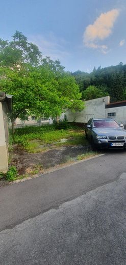 Dom wielorodzinny z lokalem użytkowym w najlepszej lokalizacji   Taras/Garaż/tereny otwarte itp... przy głównej ulicy – Parkplatz usw