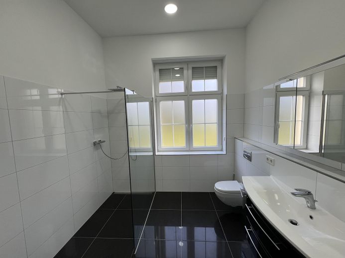 renov. Maisonette-Altbau-Whg. in Bo-Linden – Bad EG