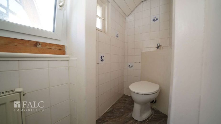 Seltene Chance: Renovieren oder Umgestalten - FALC Immobilien Heilbronn – Das stille Örtchen
