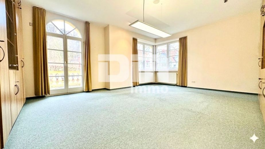 (R)eserviert!Modernisierte 1 bis 2 Familien Stadtvilla mit Maisonettewohnung in Traumlage – EG Zimmer 1 / Zugang Terrasse