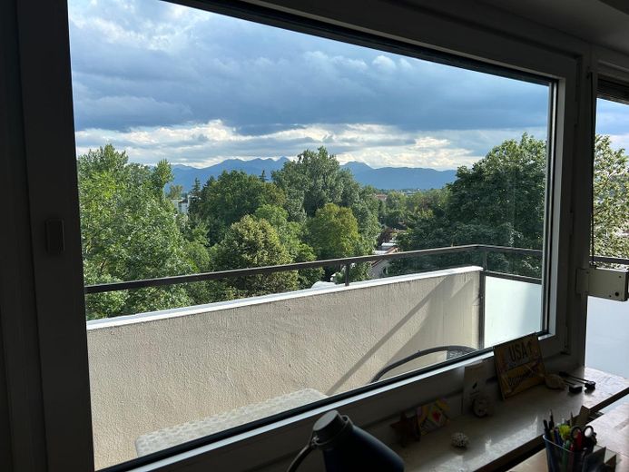 Provisionsfrei:1-Personen-Appartment möbliert, EBK, Bad, Balkon, Bergblick – Balkon  Süden