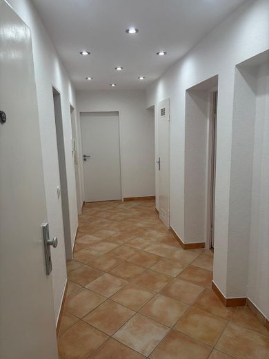 Gepflegte3-Zimmer Eigentumswohnung mit  76 m2 – Diele