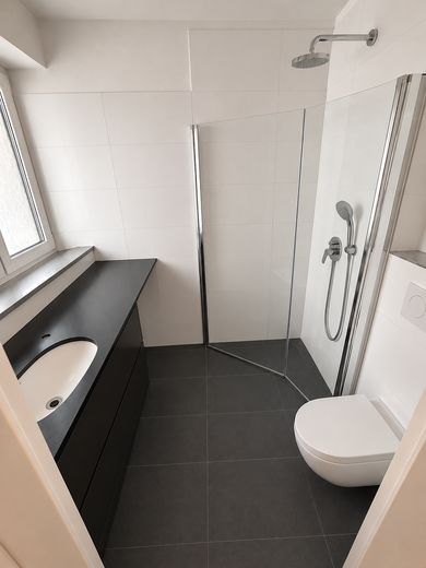 Perfekt geschnittene und zentrale Wohnung in bester Lage – Bad
