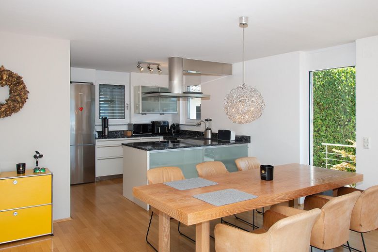 Porzione di bifamiliare con vista sul lago a Ludwigshafen – Foto 4