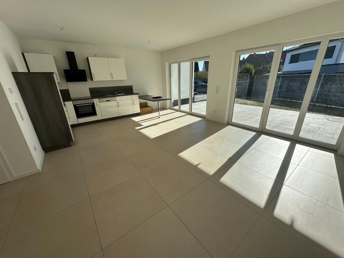 Moderno apartamento de 2,5 habitaciones en planta baja – Wohnküche