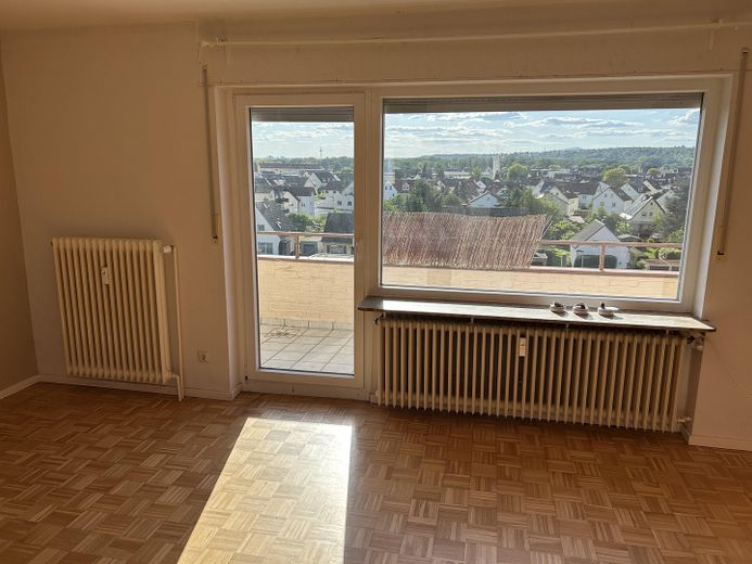 Wohnzimmer / Balkonblick