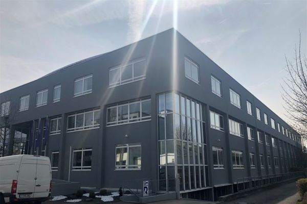 KLE!N - Provisionsfrei - Büroflächen im Norden Frankfurts