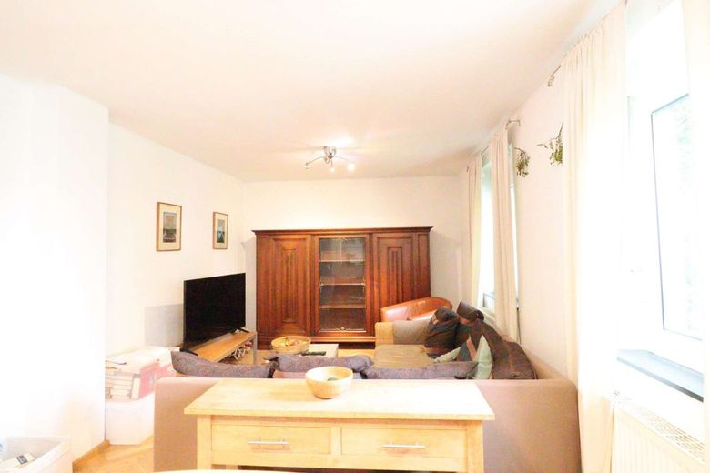 WRS Immobilien - käuferprovisionsfrei - Alzenau - Generationenhaus oder Wohnen + Arbeiten in Einem – Siedlungshaus - EG - Wohnzimmer - Bild 2